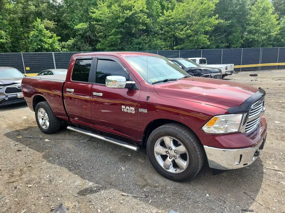 2016 RAM 1500 SLT  