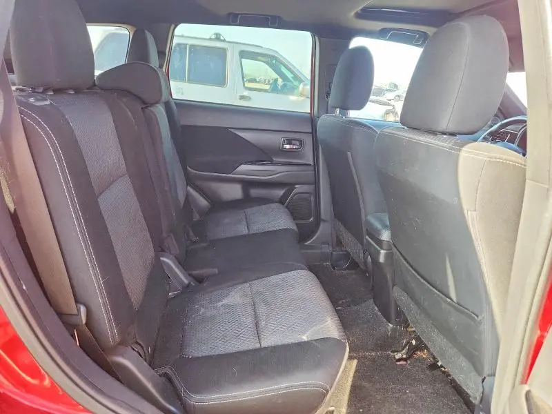 2018 MITSUBISHI OUTLANDER SE  
