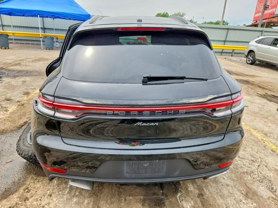 2021 PORSCHE MACAN   