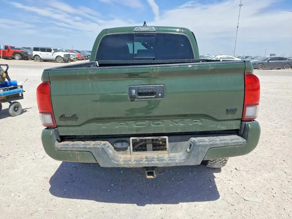 2021 TOYOTA TACOMA SR5 V6  