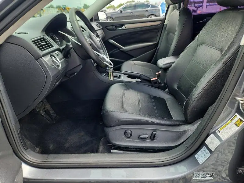 2015 VOLKSWAGEN PASSAT S  