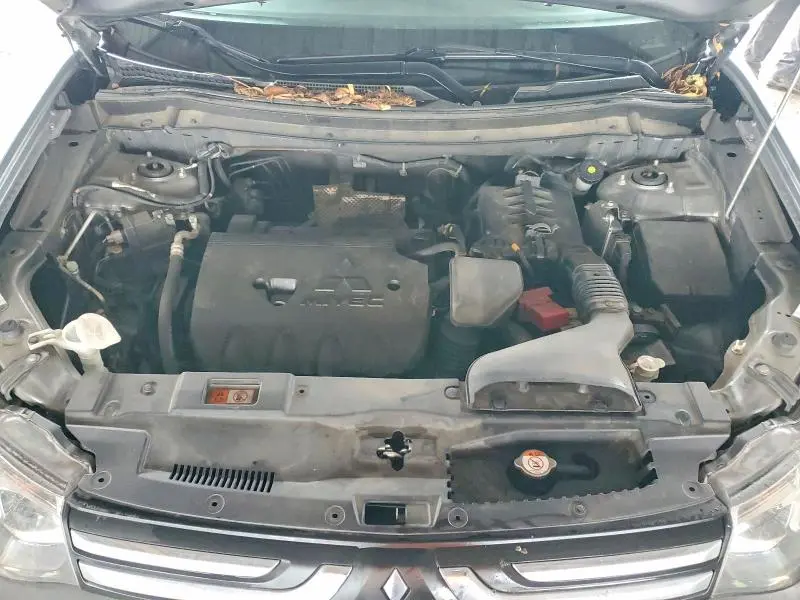 2014 MITSUBISHI OUTLANDER SE  