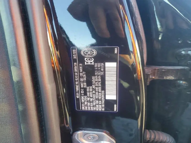 2021 VOLVO XC90 T6 MOMENTUM  