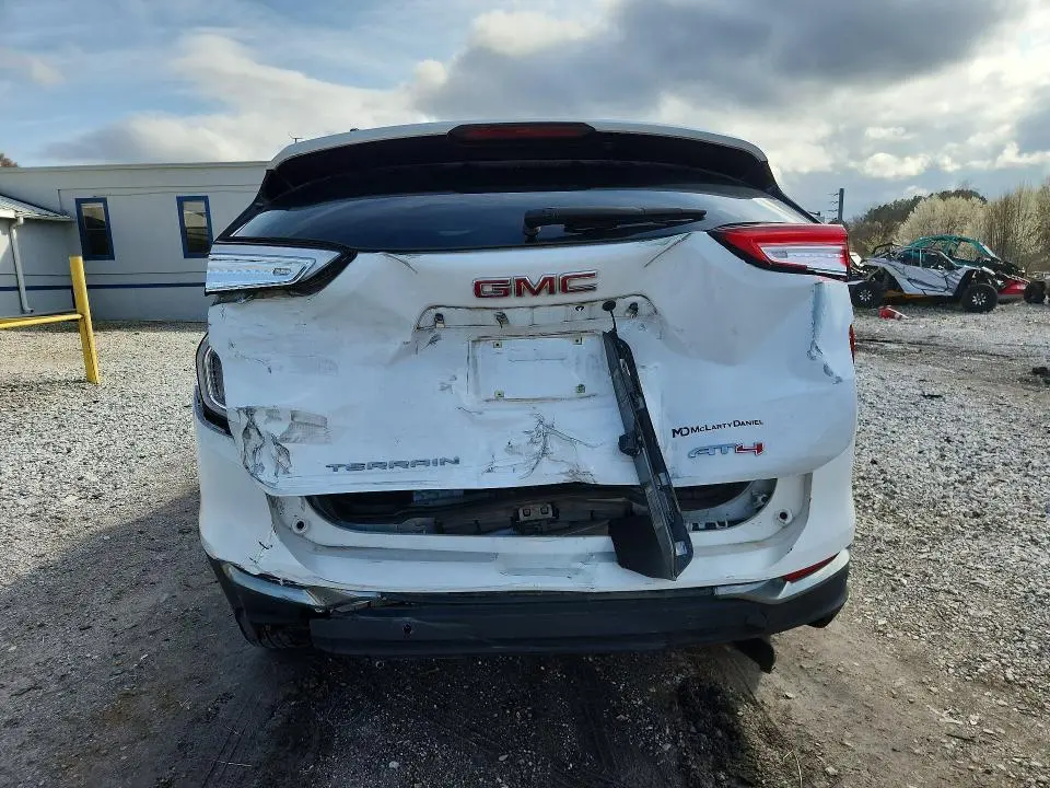 2022 GMC TERRAIN AT4  