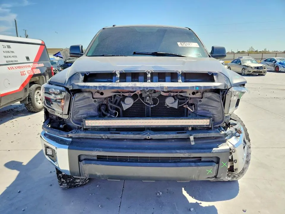 2017 TOYOTA TUNDRA SR5  