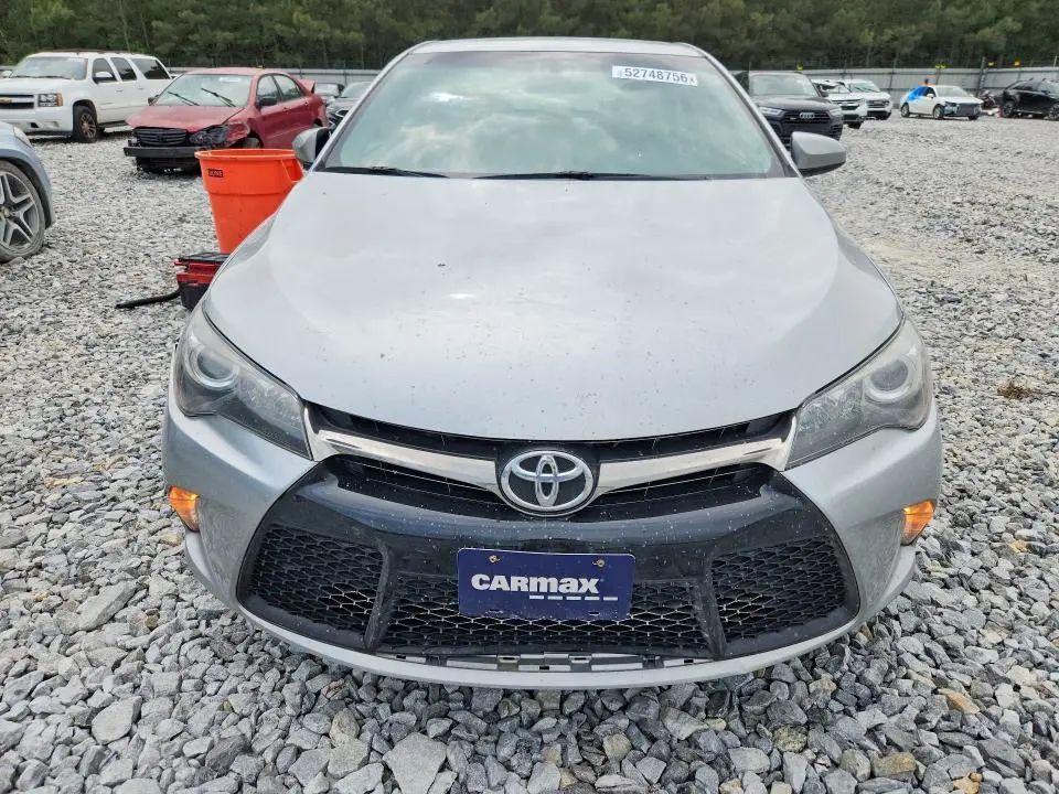 2015 TOYOTA CAMRY SE  