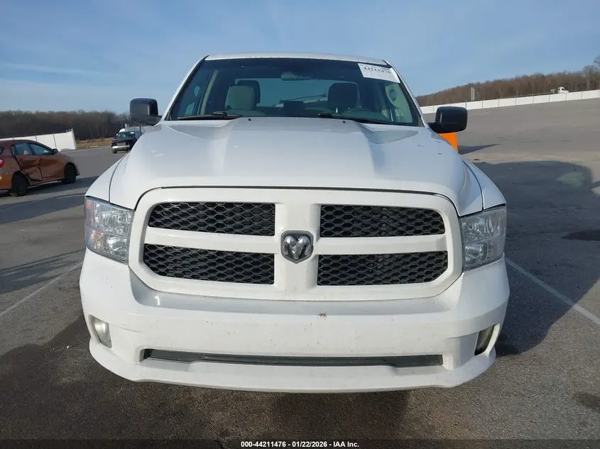 2018 RAM 1500 EXPRESS  4X4 6'4 BOX
