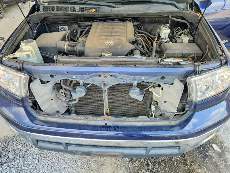 2011 TOYOTA TUNDRA CREWMAX SR5  