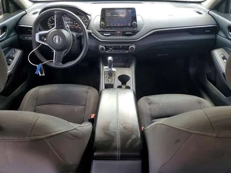 2022 NISSAN ALTIMA SV  