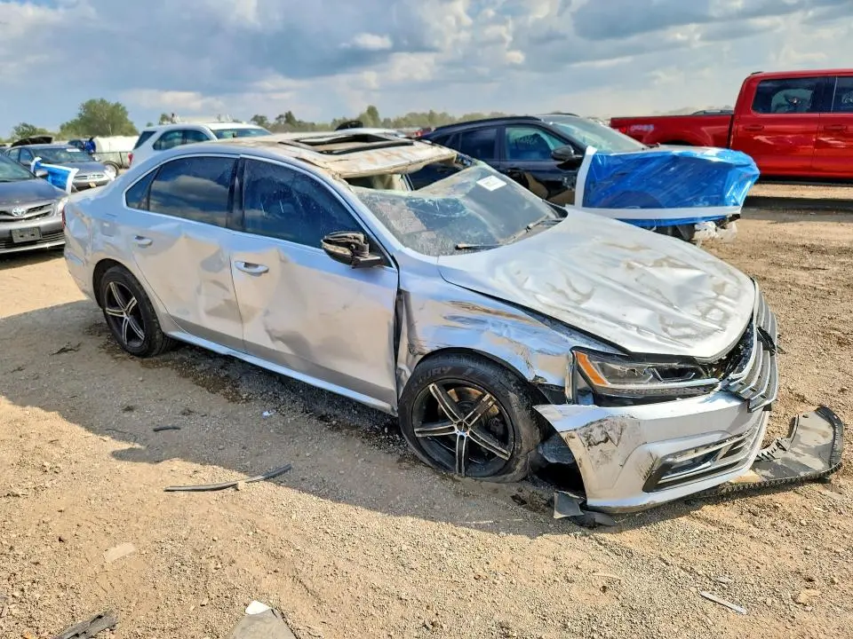 2018 VOLKSWAGEN PASSAT SE  