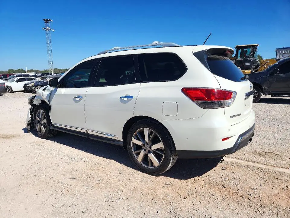 2016 NISSAN PATHFINDER PLATINUM  