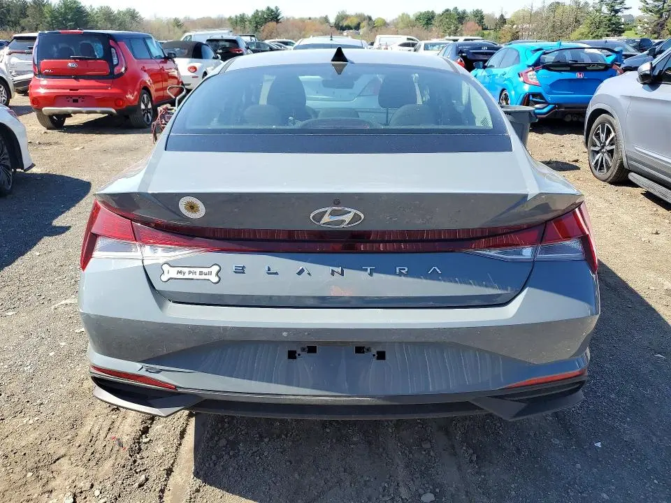 2021 HYUNDAI ELANTRA SE  