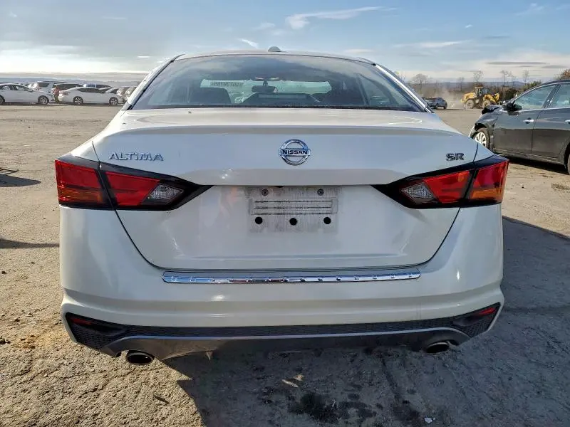 2019 NISSAN ALTIMA SR  