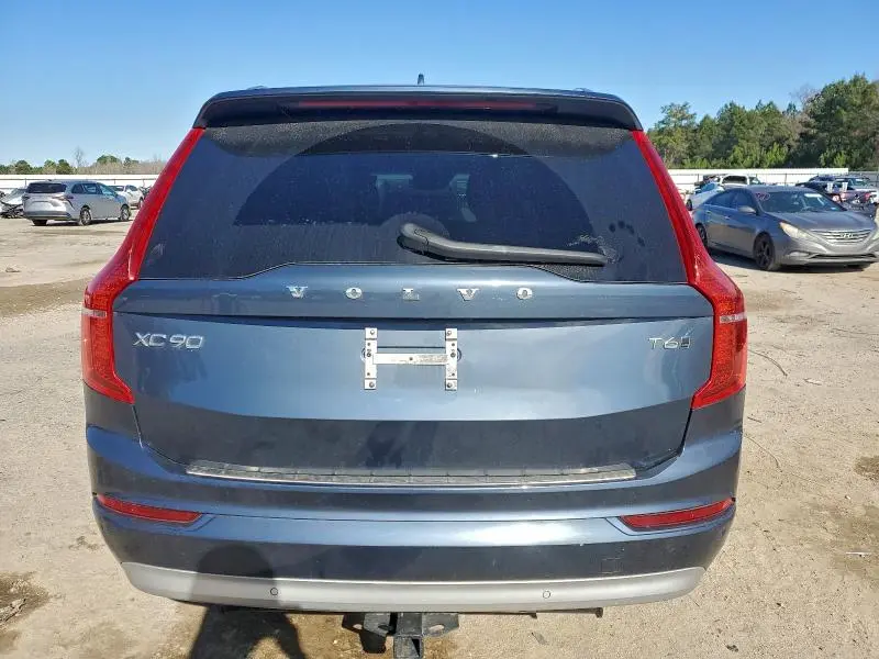 2022 VOLVO XC90 T6 MOMENTUM  