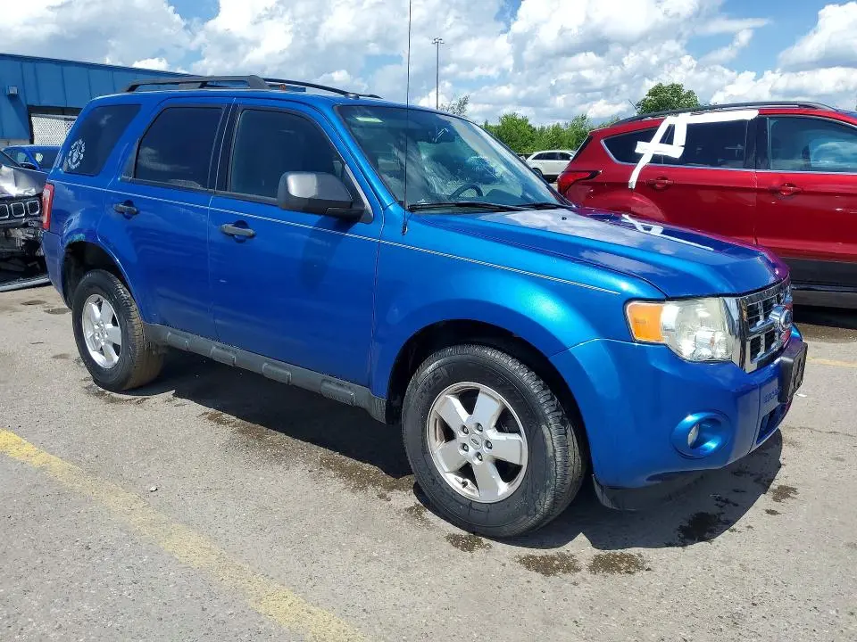 2011 FORD ESCAPE XLT  