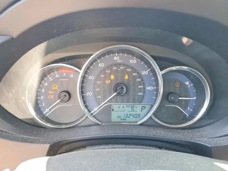 2014 TOYOTA COROLLA LE PLUS  