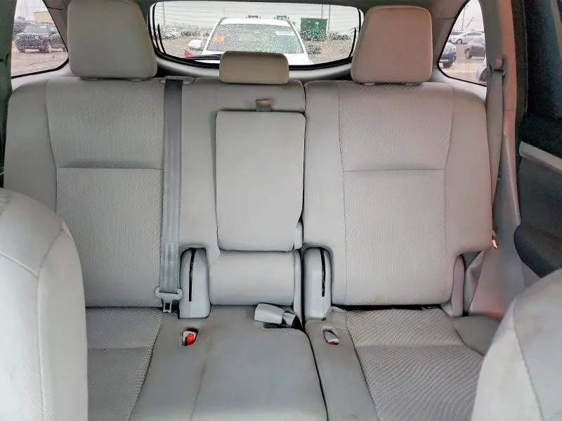 2017 TOYOTA HIGHLANDER LE  