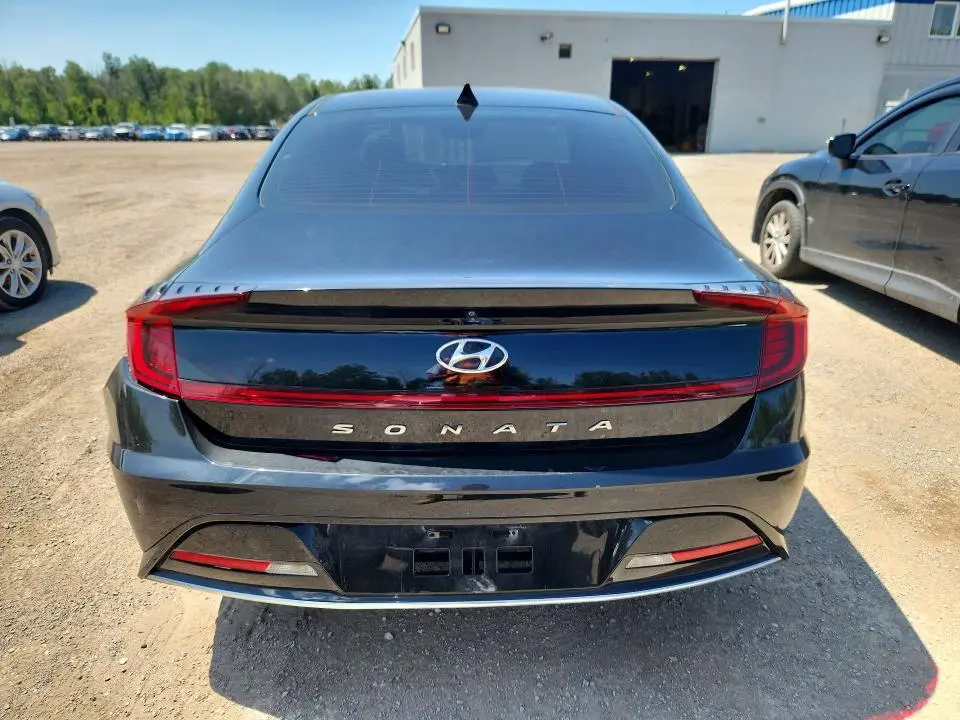 2021 HYUNDAI SONATA SE  