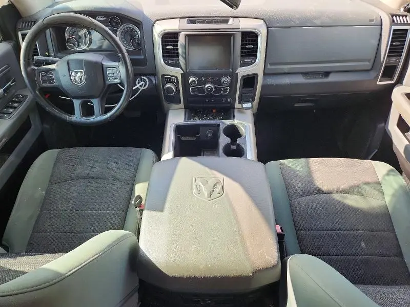 2015 RAM 1500 SLT  