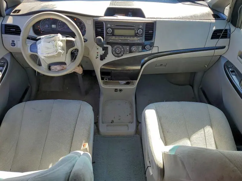 2012 TOYOTA SIENNA   