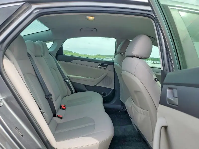 2018 HYUNDAI SONATA SE  
