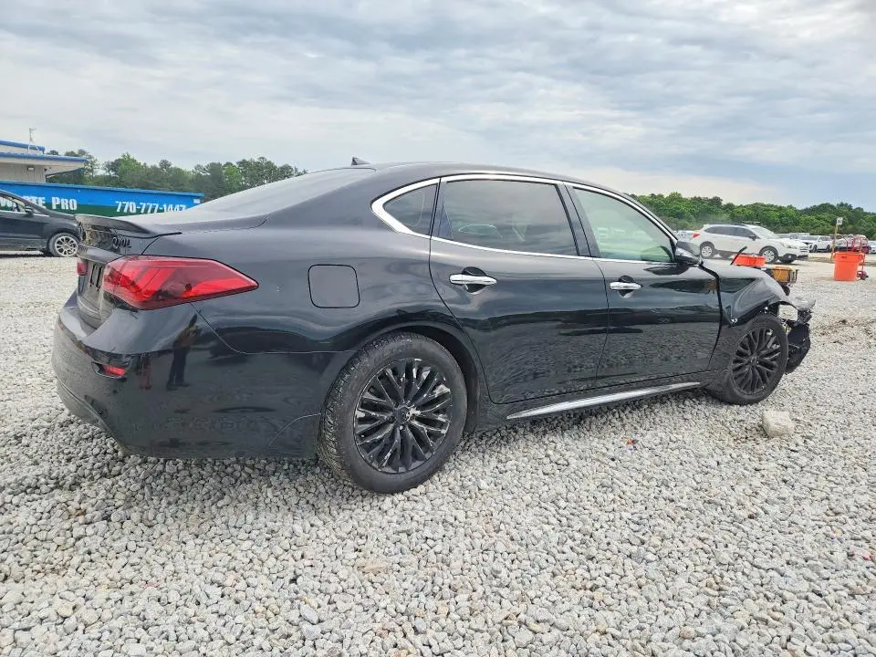 2016 INFINITI Q70L 3.7  