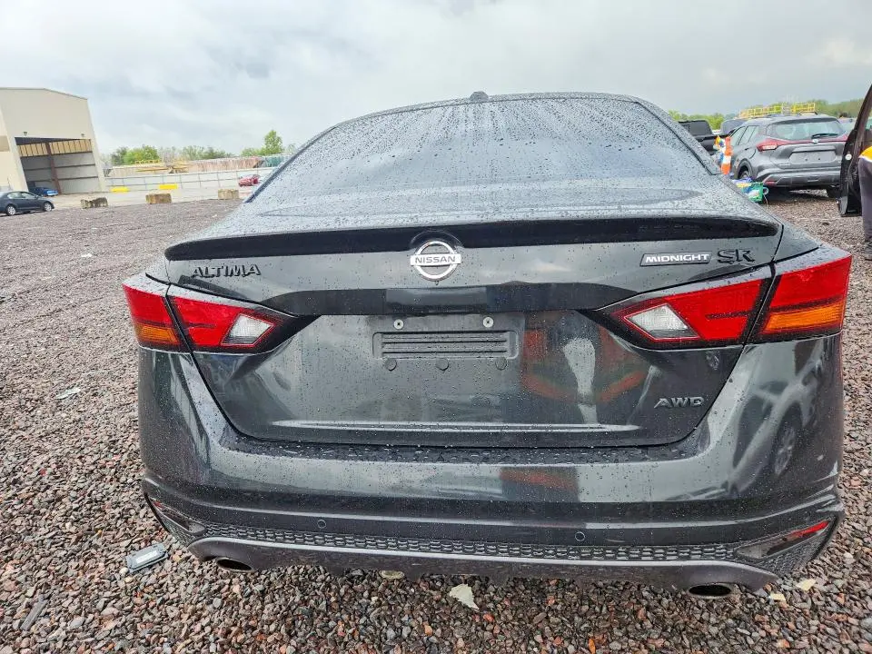 2022 NISSAN ALTIMA SR  