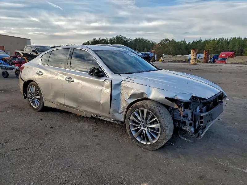 2018 INFINITI Q50 LUXE  