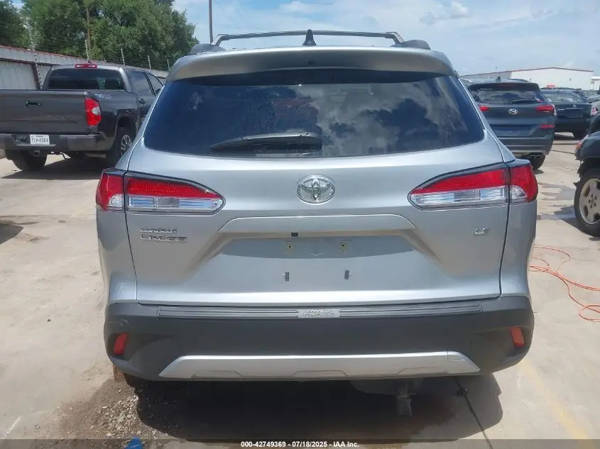 2025 TOYOTA COROLLA CROSS LE