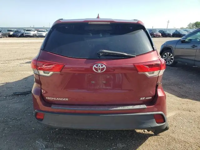 2018 TOYOTA HIGHLANDER SE  