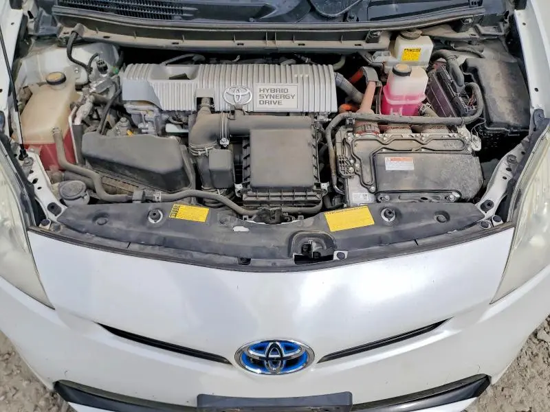 2013 TOYOTA PRIUS PERSONA SERIES SE  