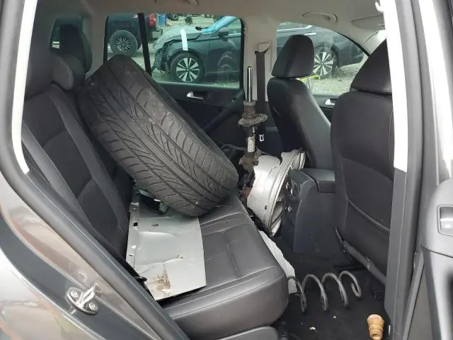 2014 VOLKSWAGEN TIGUAN S  