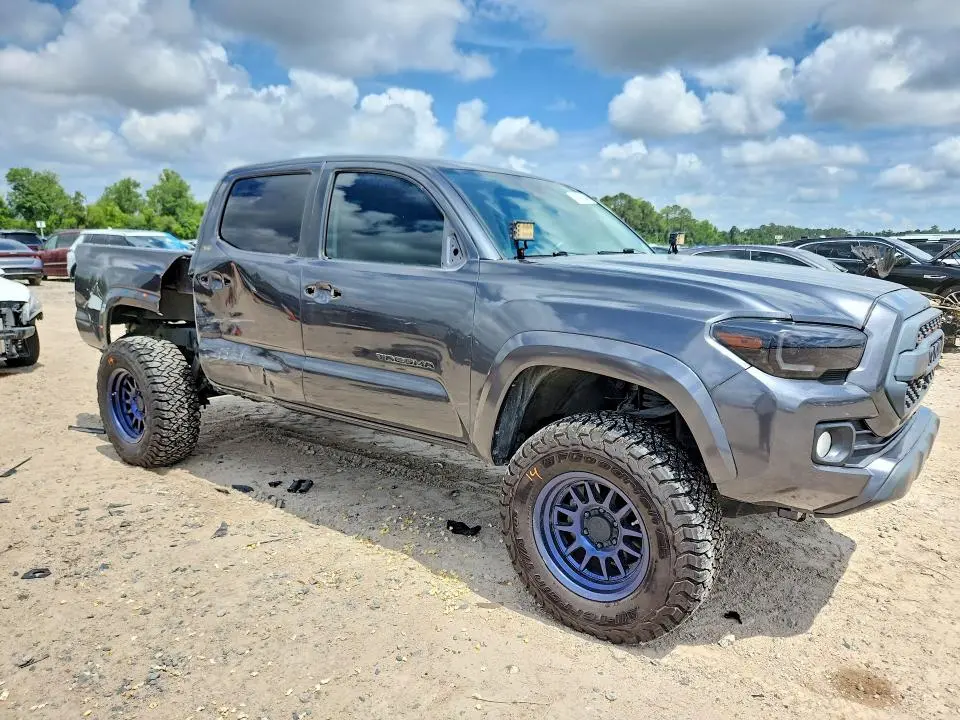 2021 TOYOTA TACOMA SR5 V6  