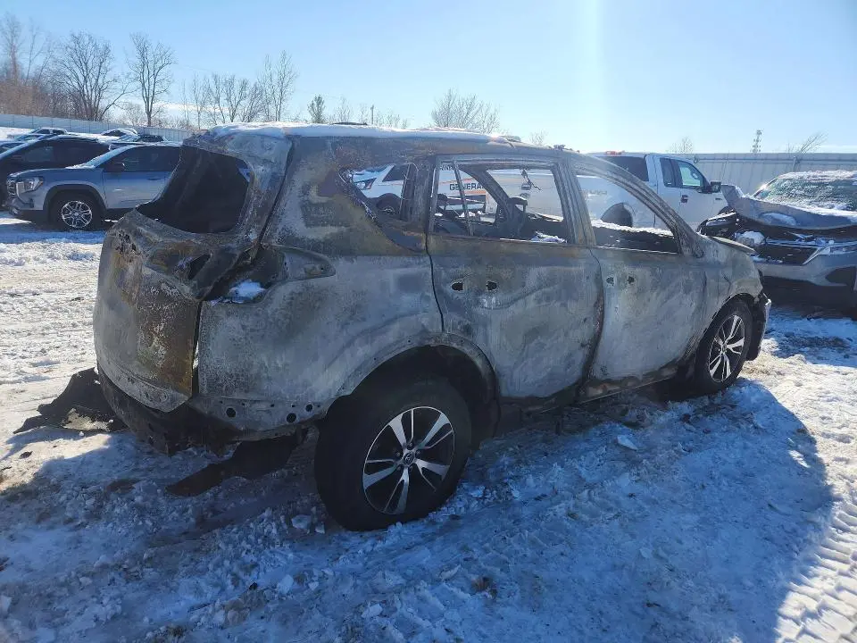 2017 TOYOTA RAV4 XLE  
