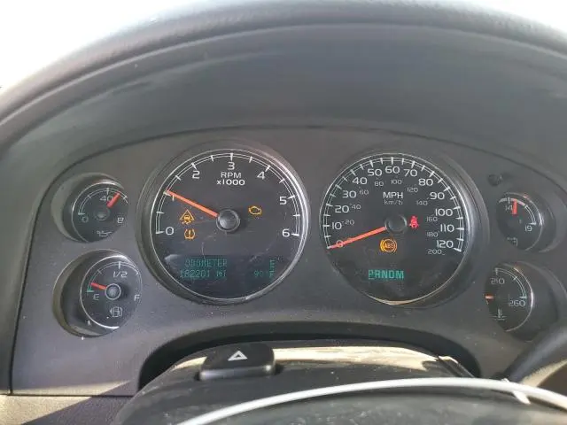 2011 CHEVROLET SUBURBAN K1500 LT  