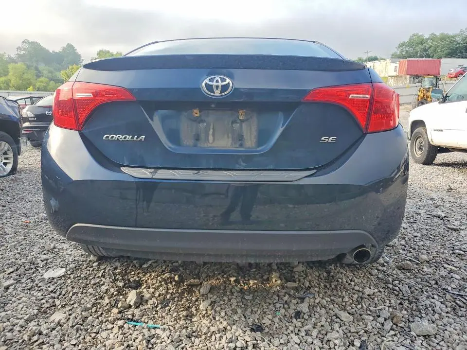 2017 TOYOTA COROLLA SE  