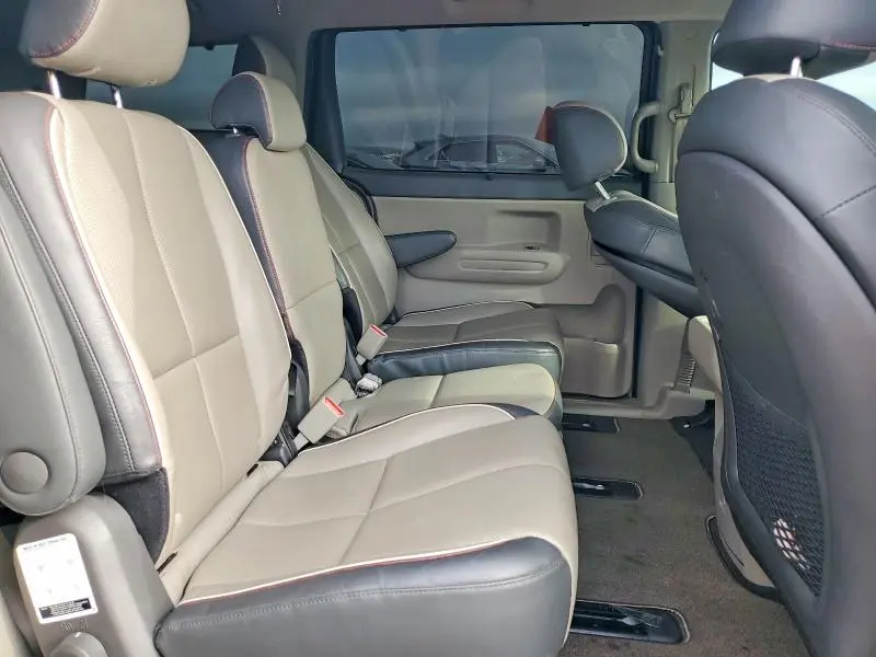 2018 KIA SEDONA LX  
