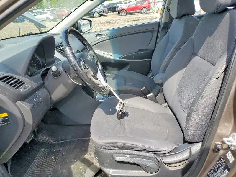 2013 HYUNDAI ACCENT SE  