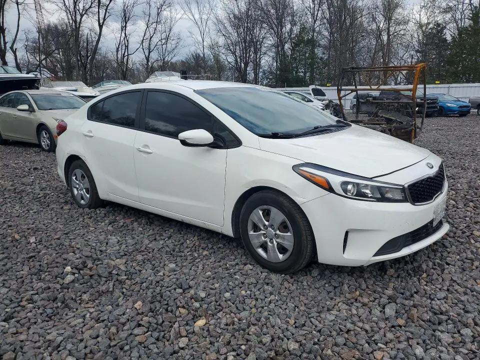 2017 KIA FORTE LX  