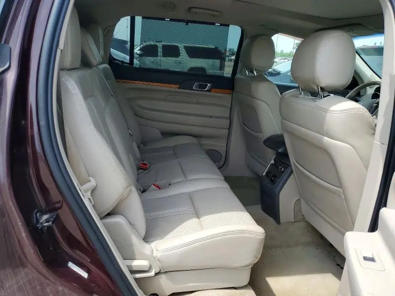 2011 LINCOLN MKT   