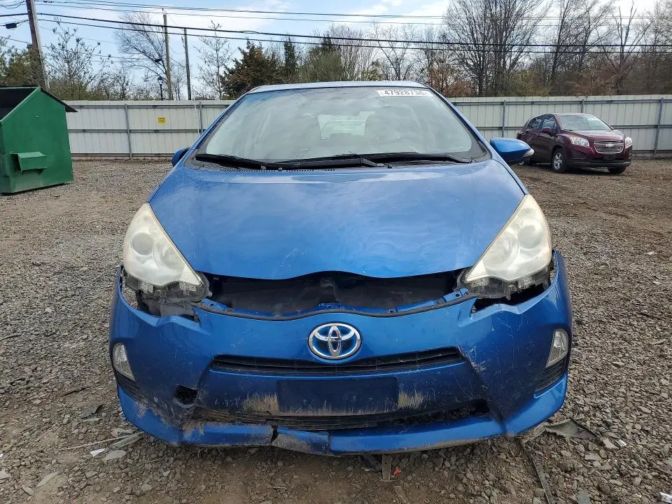 2013 TOYOTA PRIUS C TWO  