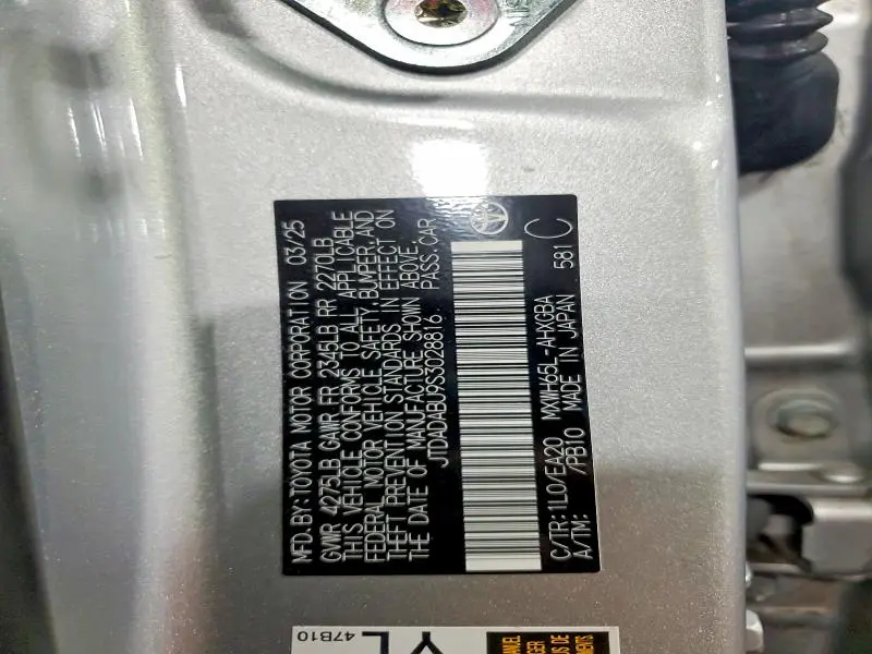 2025 TOYOTA PRIUS XLE  