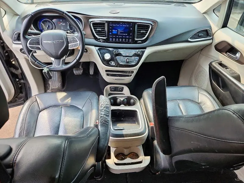 2017 CHRYSLER PACIFICA TOURING L PLUS  