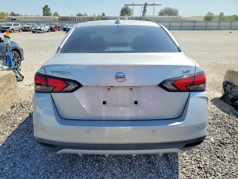 2021 NISSAN VERSA SV  