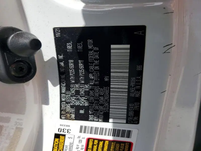 2022 TOYOTA SIENNA XLE  