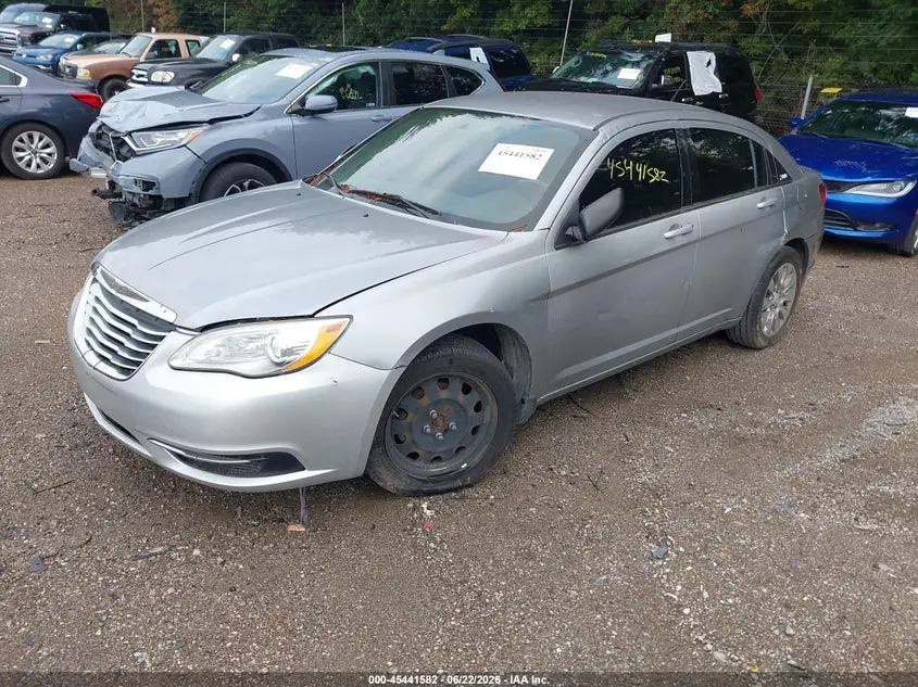 2013 CHRYSLER 200 LX