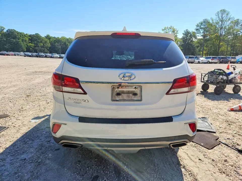 2017 HYUNDAI SANTA FE SE  