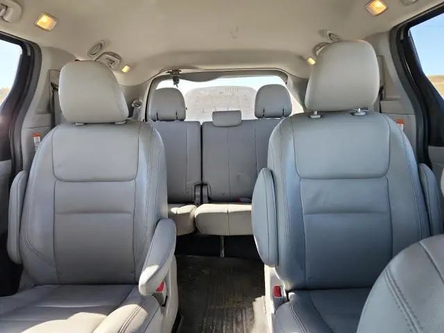 2015 TOYOTA SIENNA XLE  