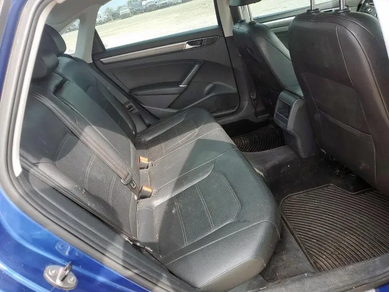 2017 VOLKSWAGEN PASSAT R-LINE  