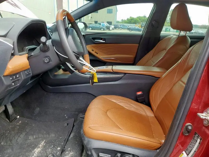 2019 TOYOTA AVALON XLE